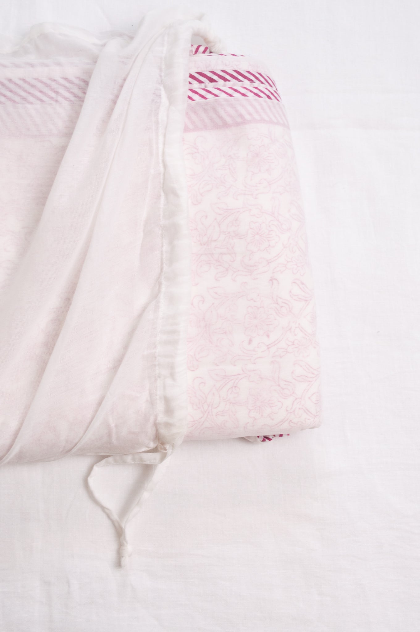 King Queen size cotton muslin dohar bedspread pink floral print on white.