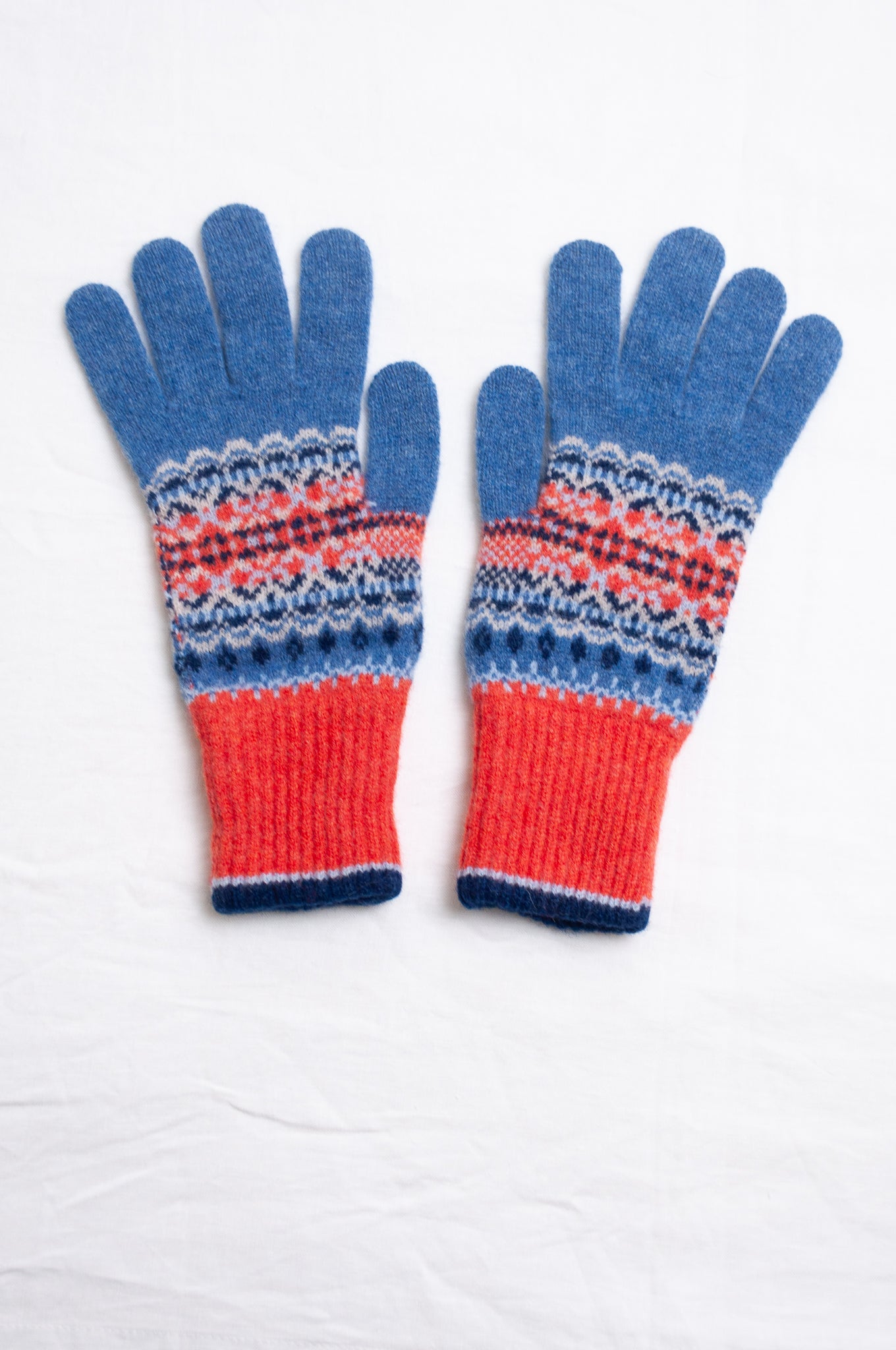 Eribe Alloa  gloves in Blue bella.