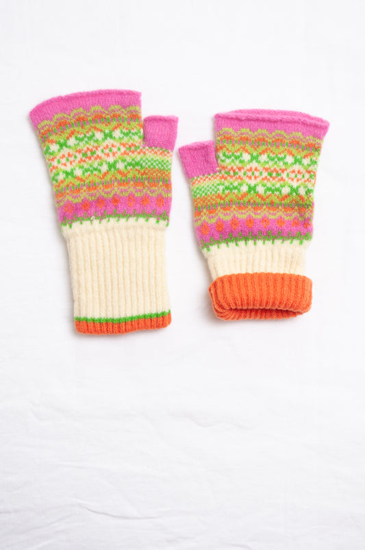 Eribe Alloa open mitt in Lemon lily.