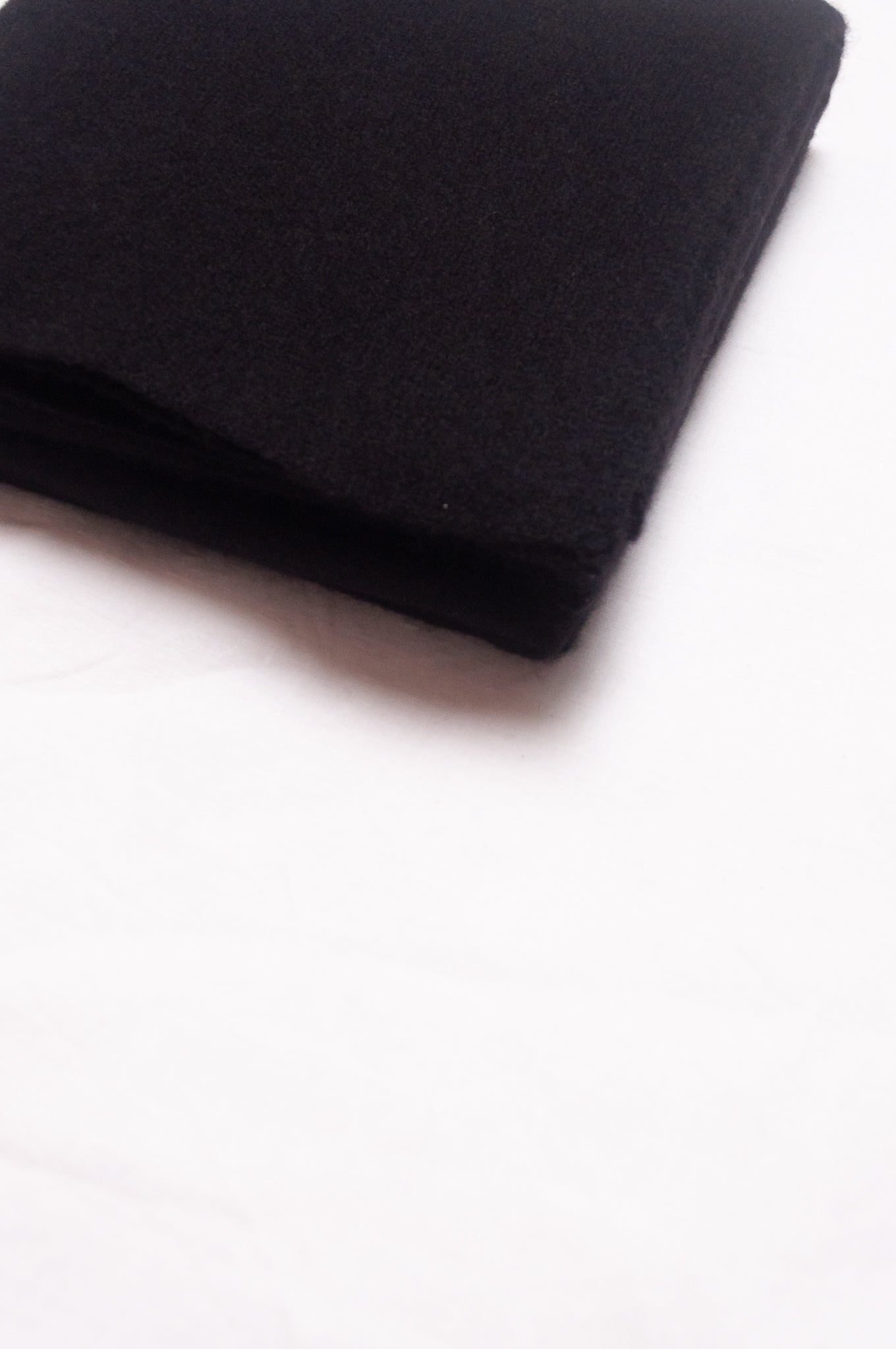 Juniper Hearth cosy cashmere scarf - noir