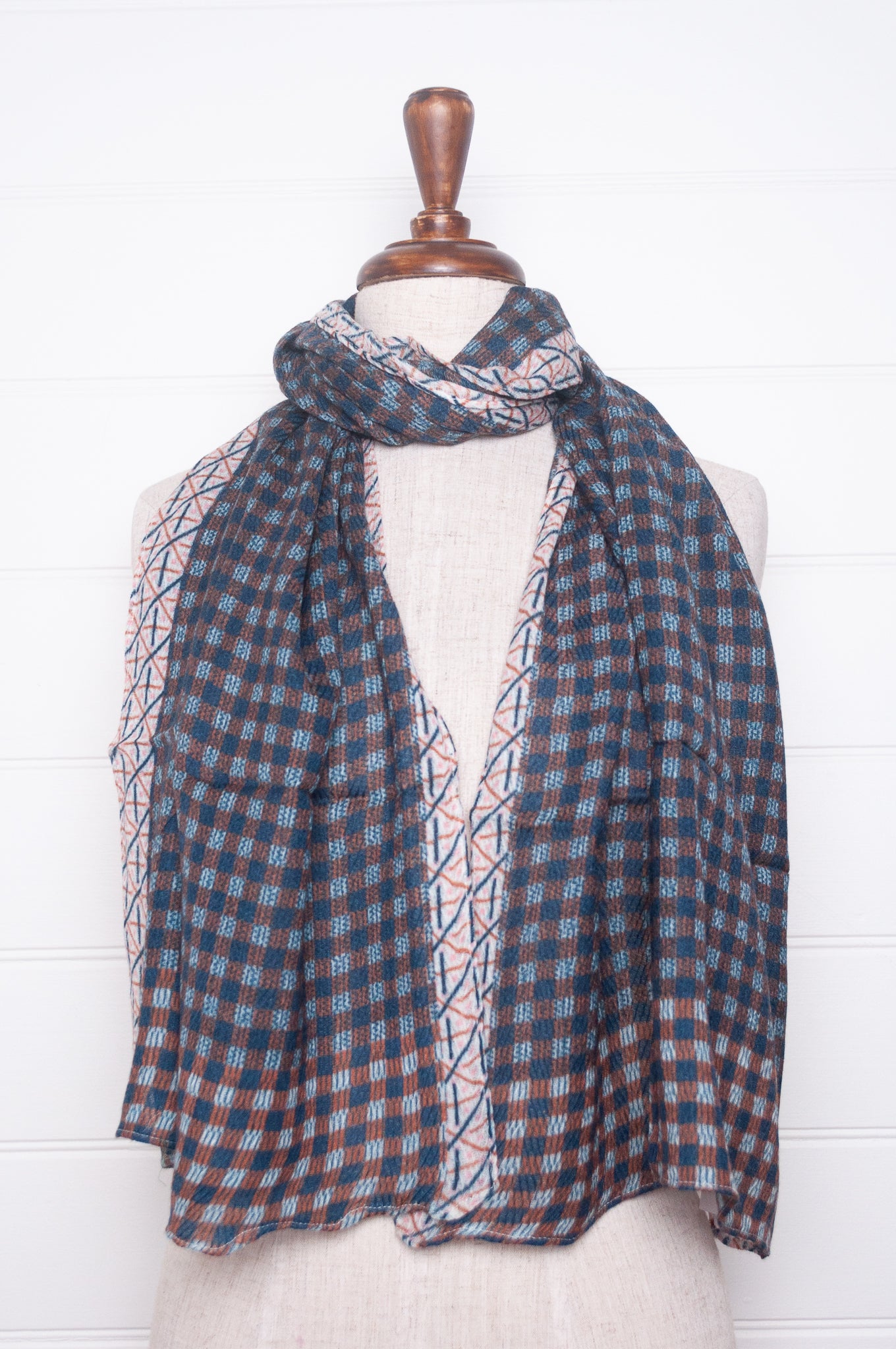 Anna Kaszer - Vic scarf (night)