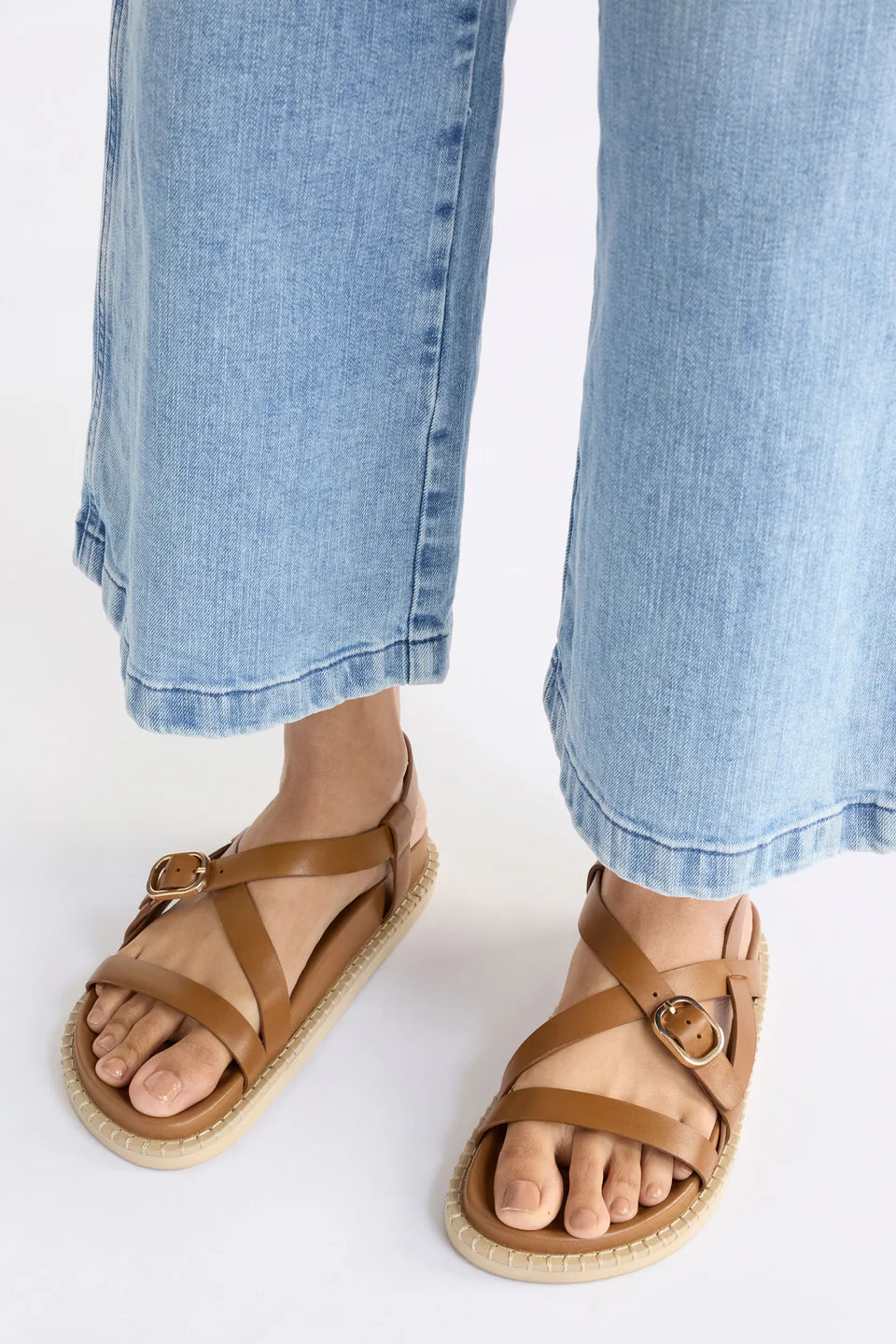 Elk Kilsa sandal minimal strappy style in natural tan leather.