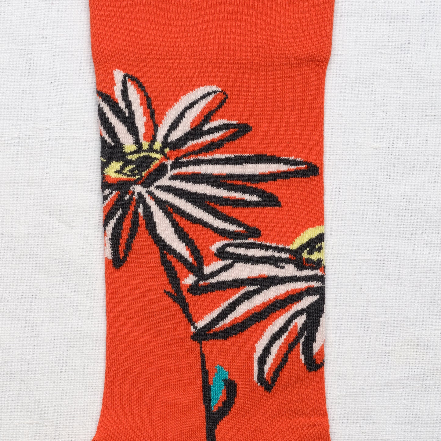 Bonne Maison vermilion flower cotton socks.