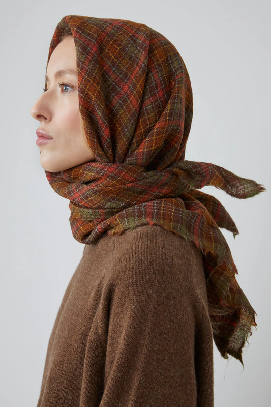 Moismont fine wool tartan scarf Edimburgh in coffee.