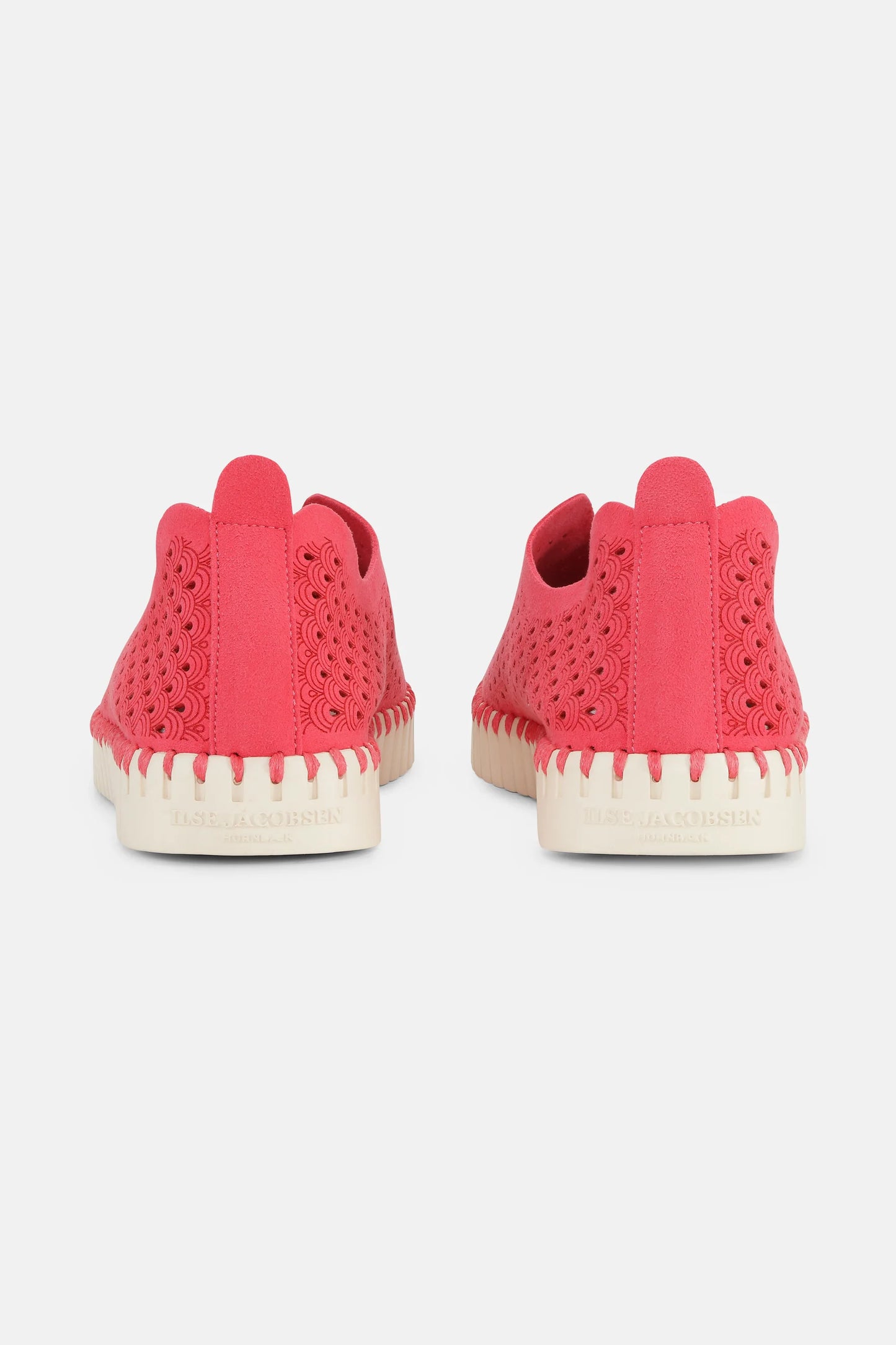 Ilse Jacobsen Tulip shoes in viva magenta pink.