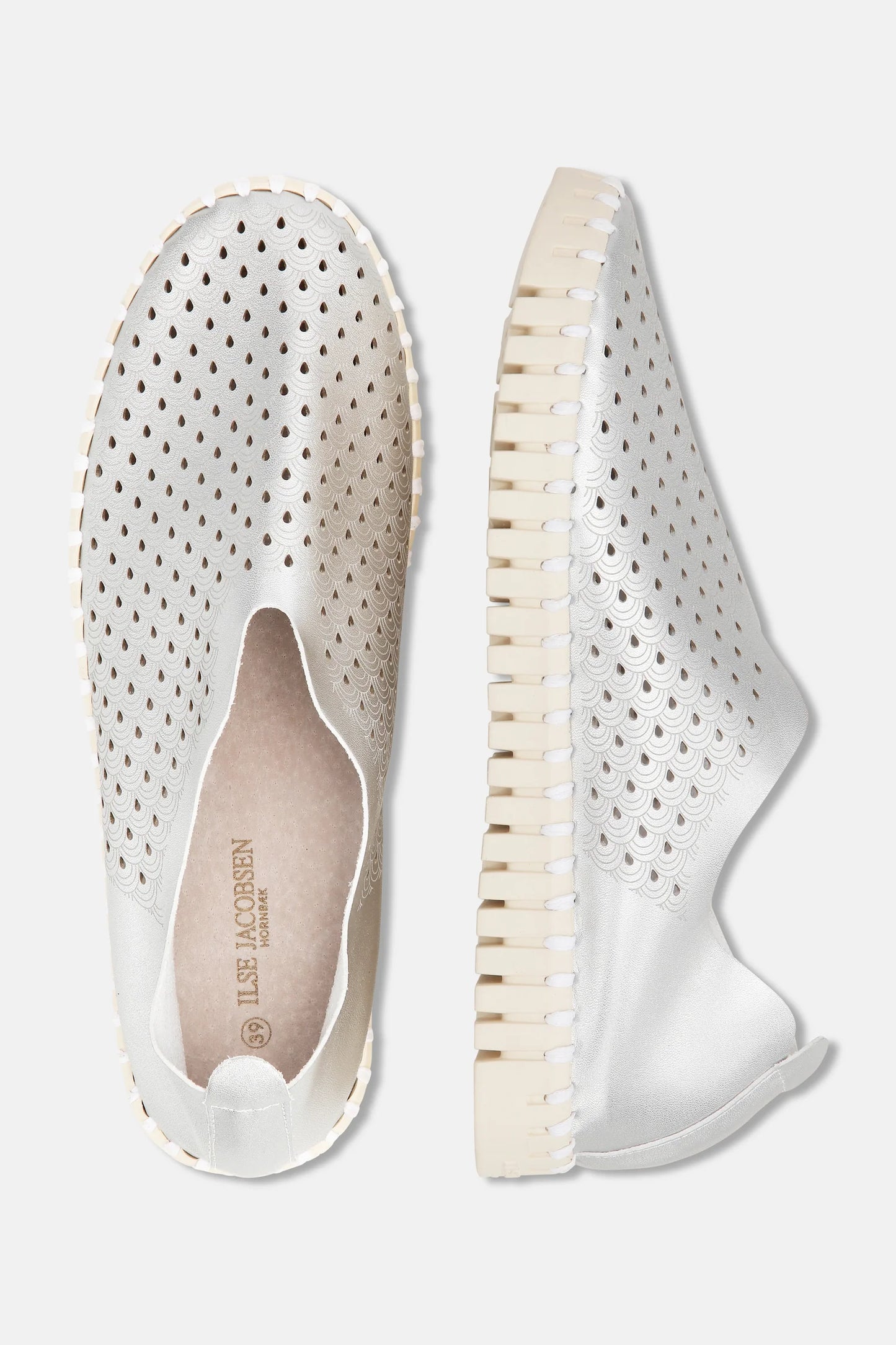 Ilse Jacobsen Tulip shoes in silver metallic.
