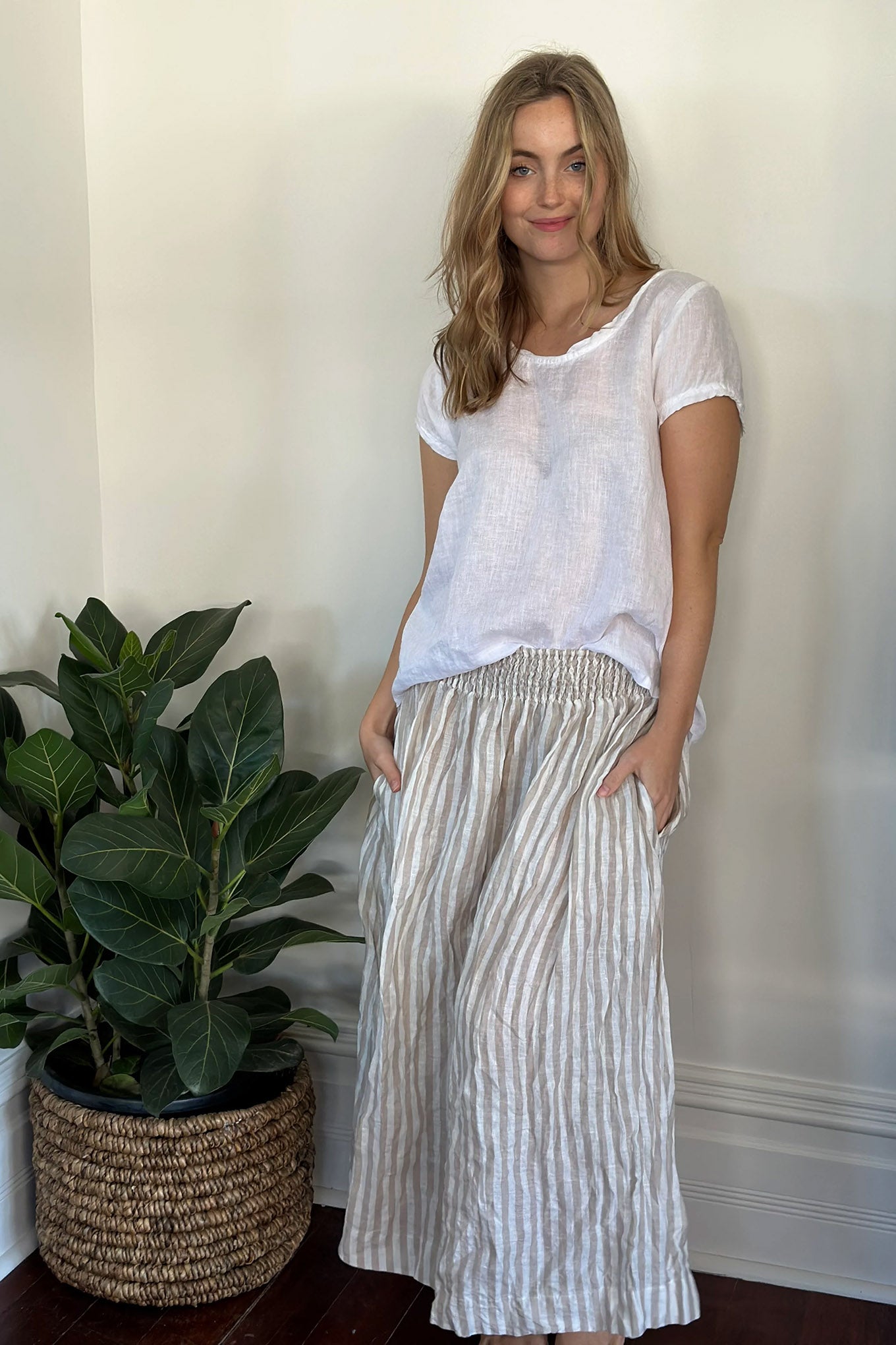 Frockk one size linen Lulu skirt maxi length in natural linen stirpe.
