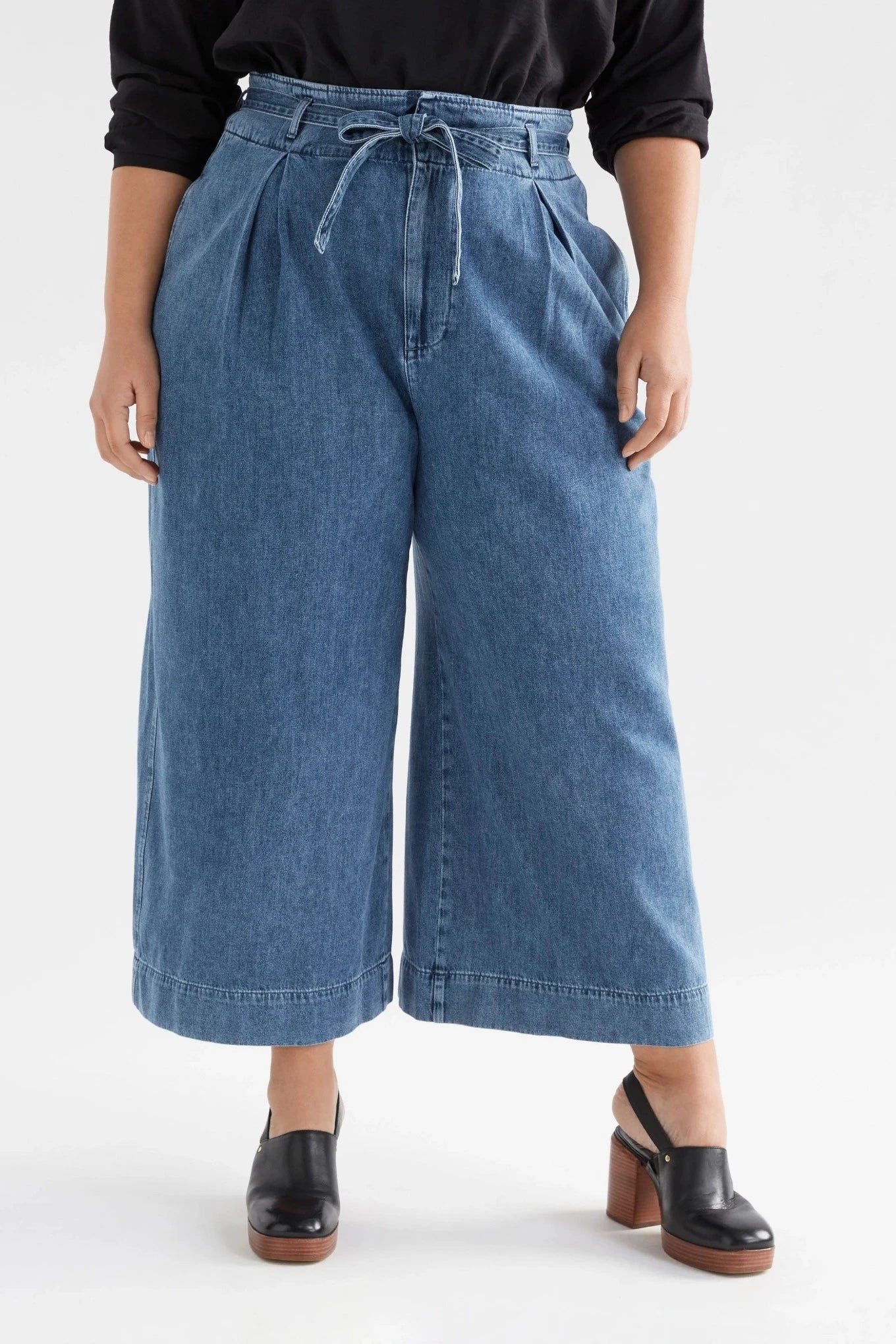 Elk Arbet lightweight denim jean with waist tie.