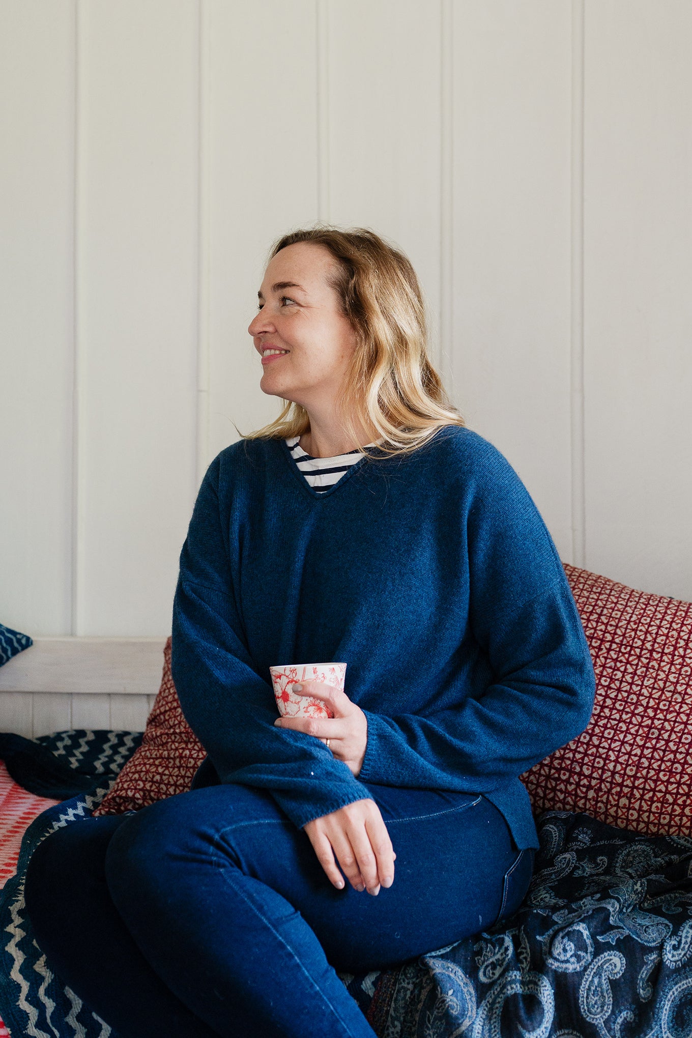 Baby yak wool Iris sweater V-neck loose fit in sapphire blue.