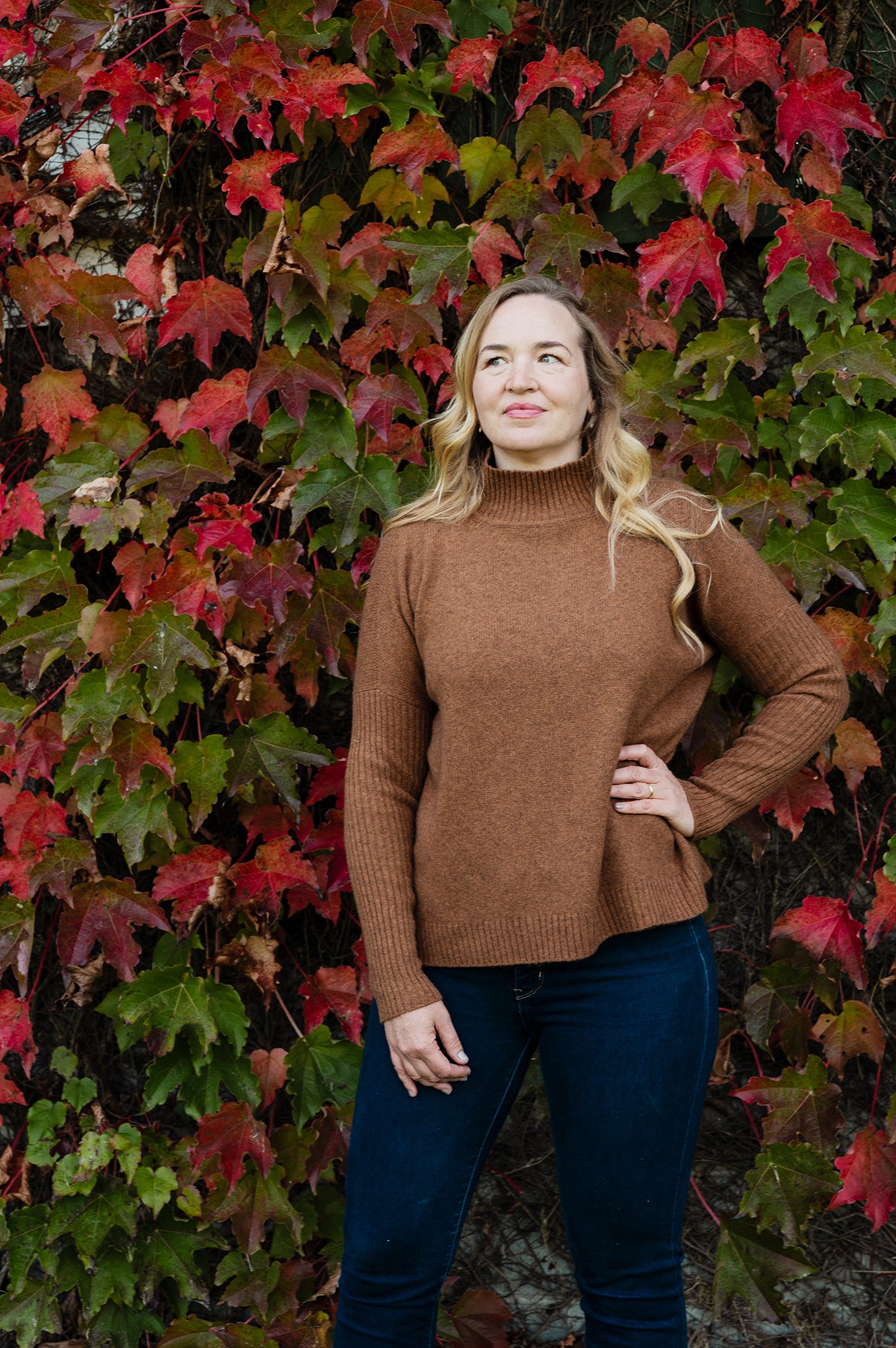 Juniper Hearth Maxim baby yak one size sweater in rust brown.