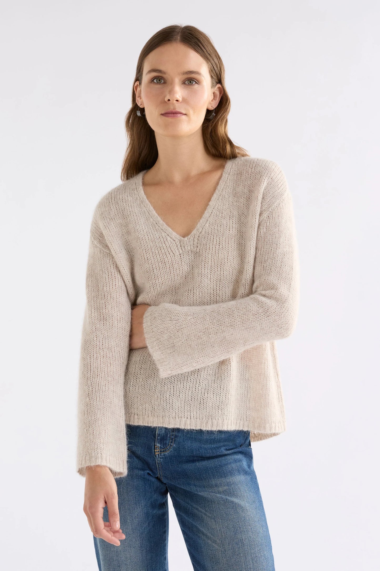 Elk Anken sweater V-neck alpaca wool blend in ecru.