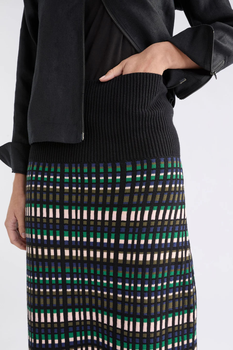Elk Svea organic cotton knit striped pencil skirt with black, green, and beige pattern