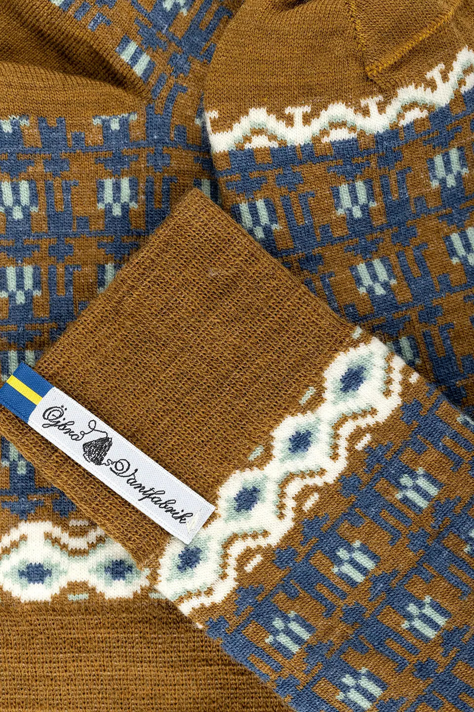 Ojbro Vantfabrik merino wool socks made in Sweden, Koren Katarina in brown and blue.