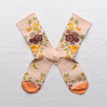Load image into Gallery viewer, Bonne Maison floral socks peony rosebud.