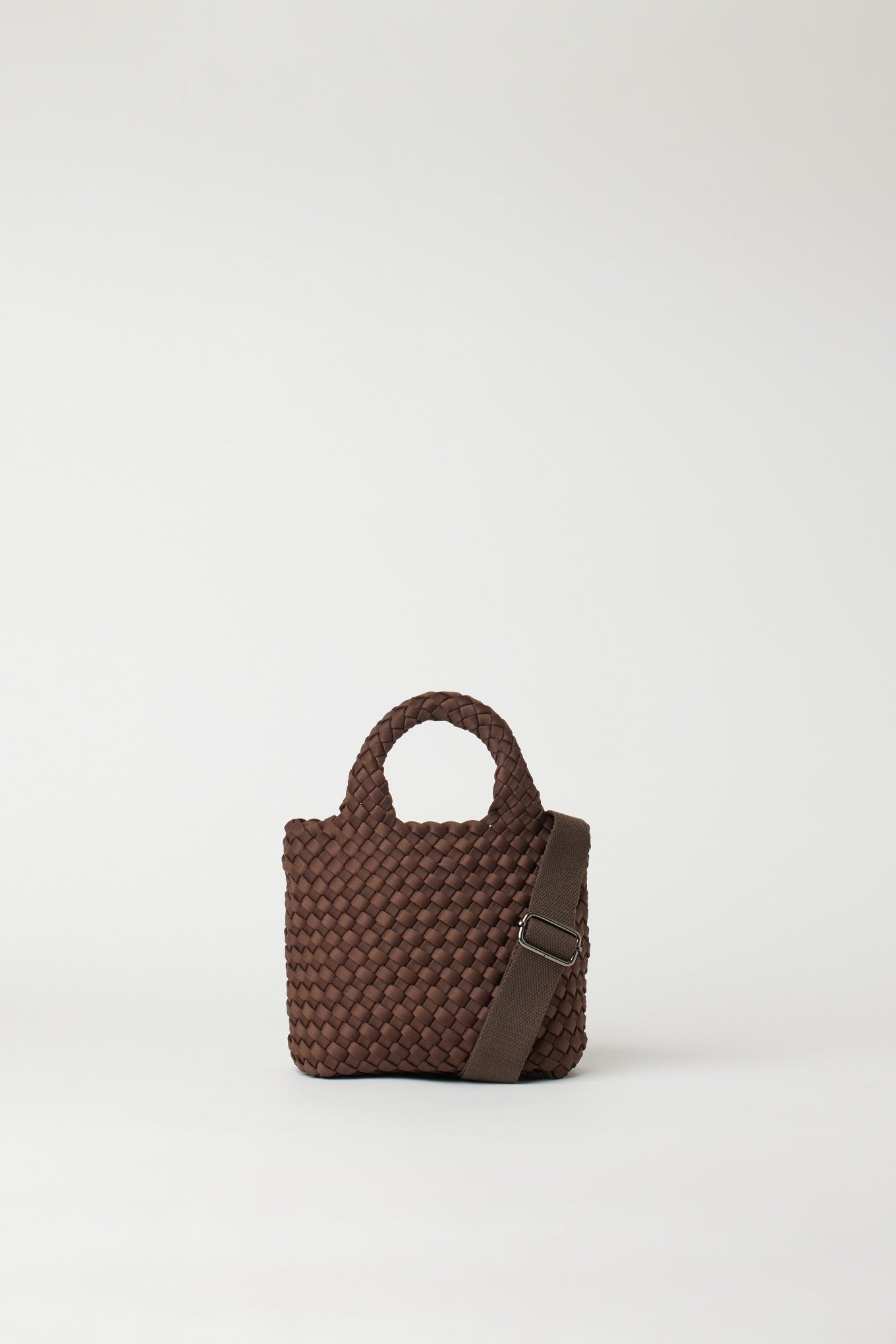 Andreina handwoven Lupe cross body bag in chestnut brown.