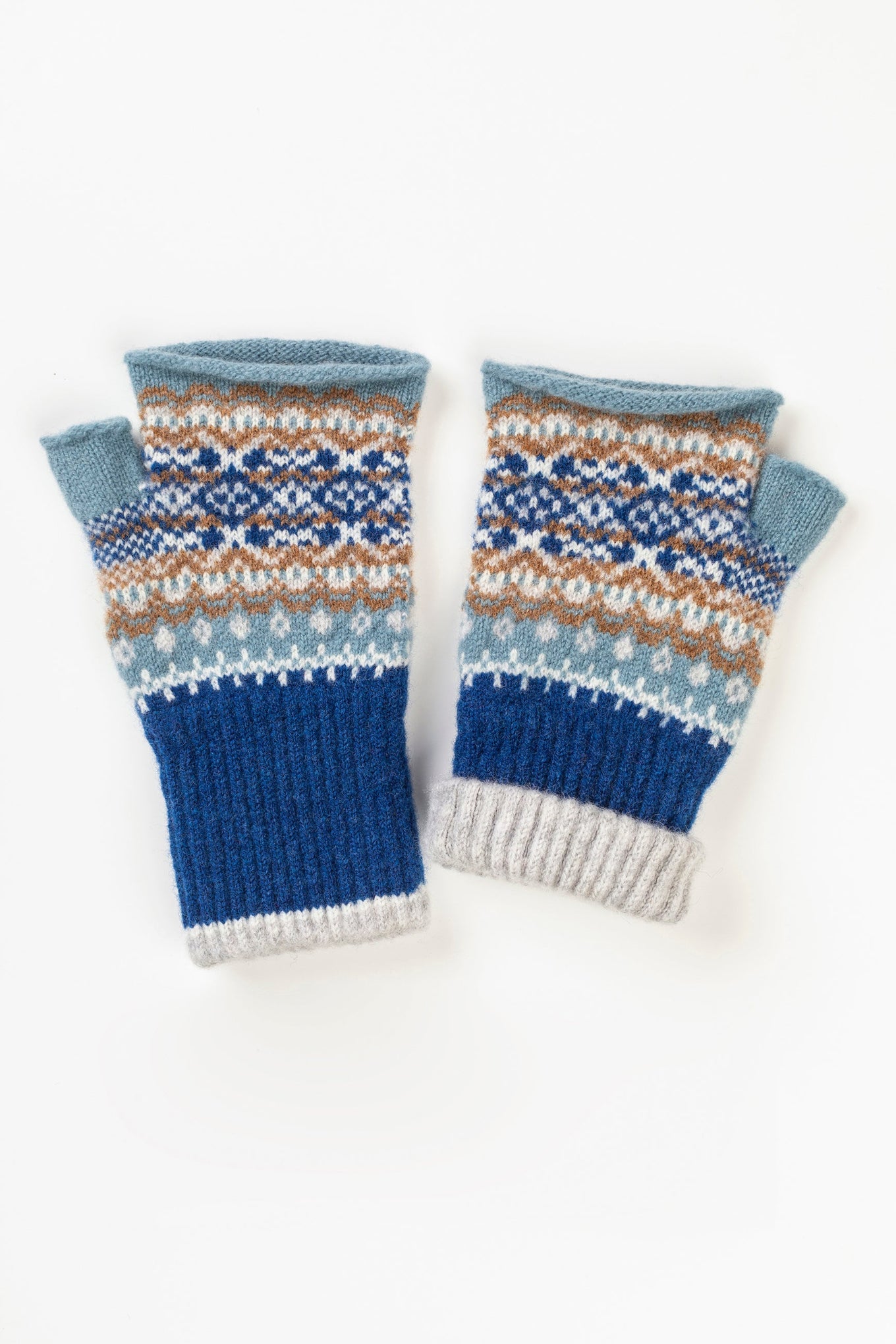 Eribe Alloa fairisle open mitts in Dew.