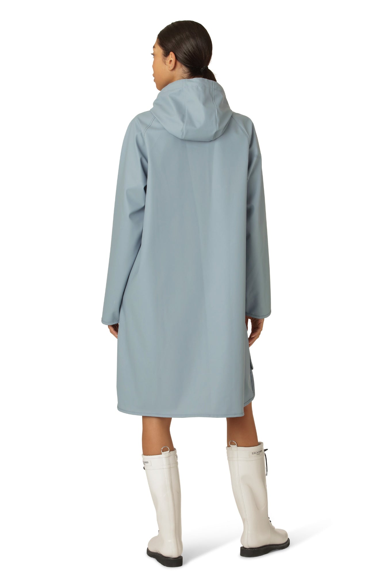 Ilse Jacobsen Rain71 classic raincoat with detachable hood in Blue cloud.