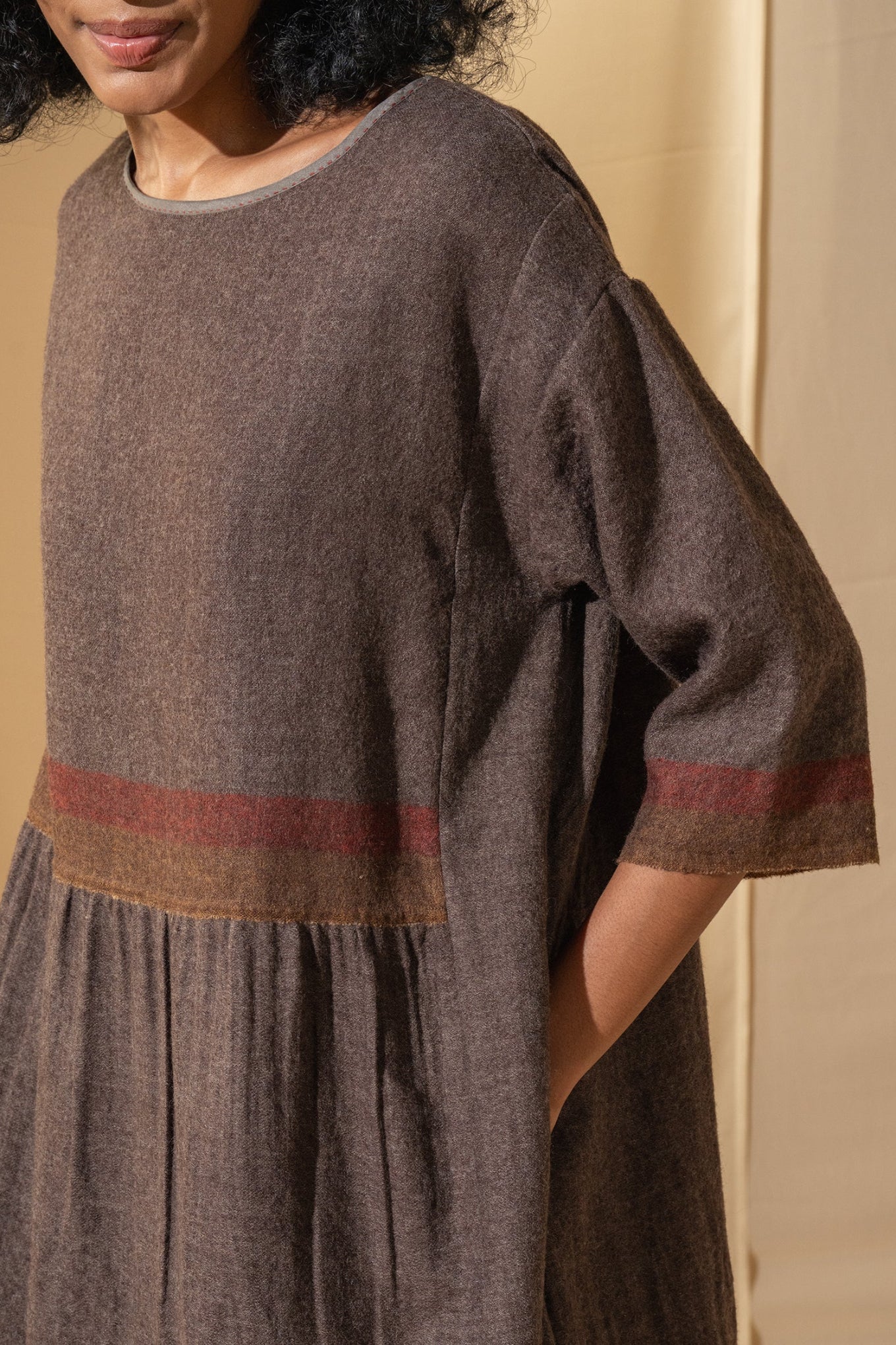 DVE Padma dress in pure wool, brown melange.