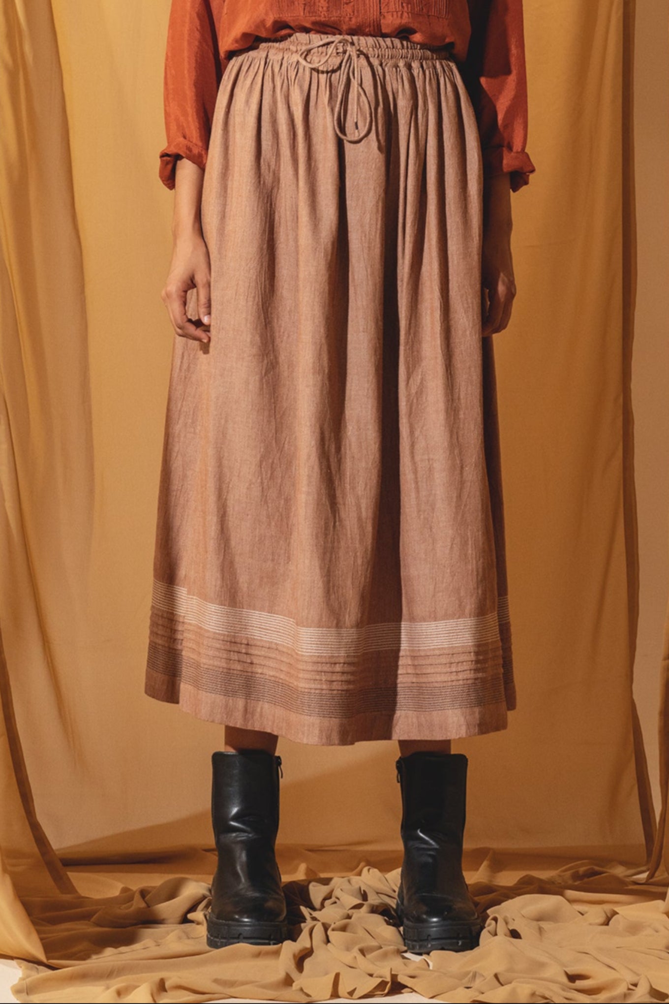 DVE Collection cotton twill Jiana skirt in russet brown.