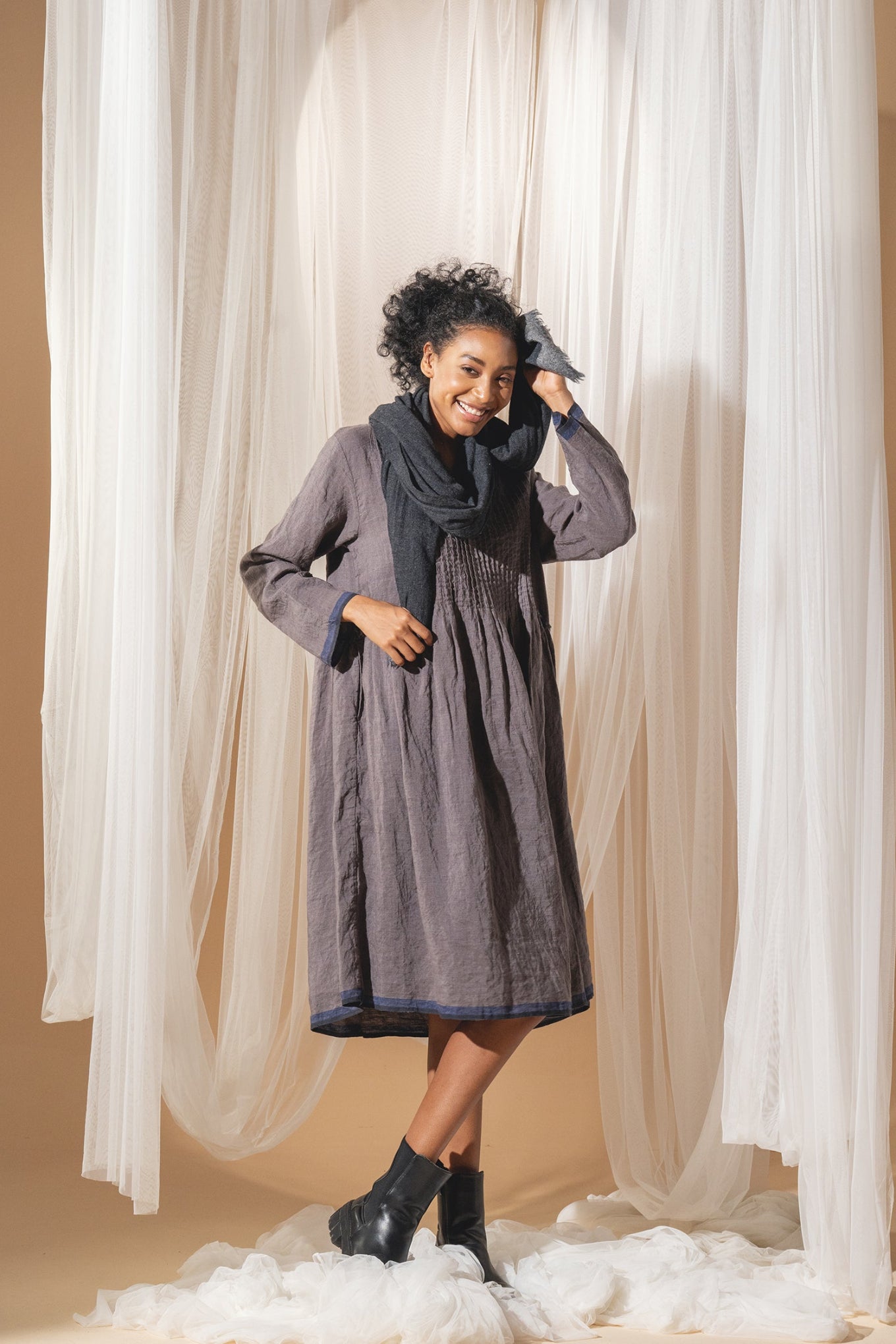 DVE charcoal grey wool scarf.