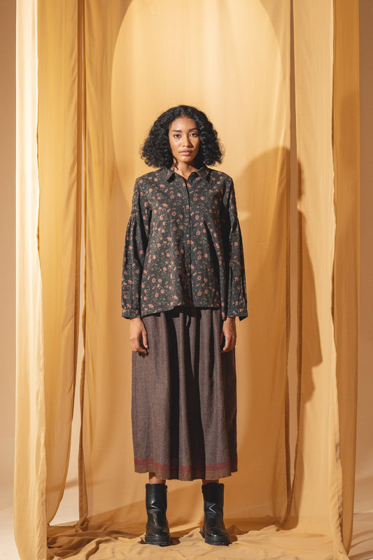 DVE Collection cotton linen floral print Lola blouse in charcoal.