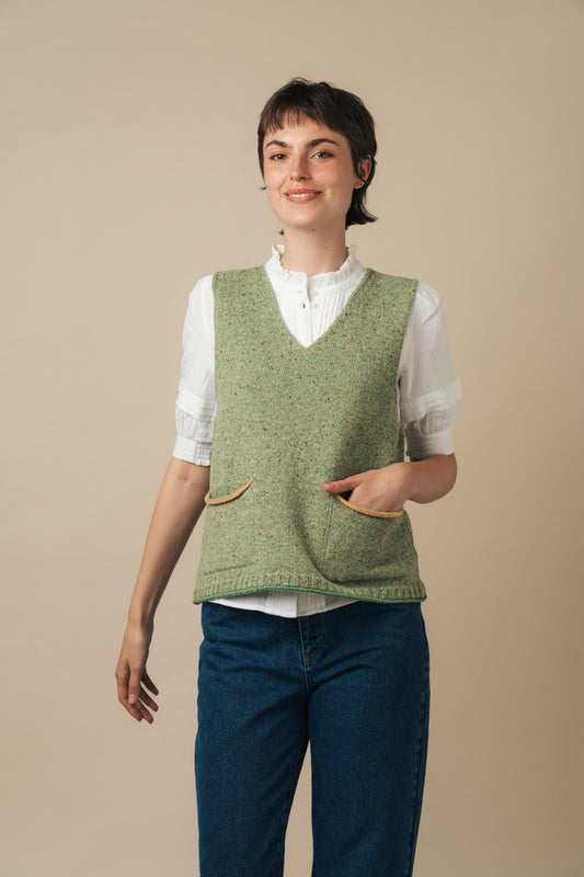 Eribe Shetland wool tweed Nep vest in reed green.