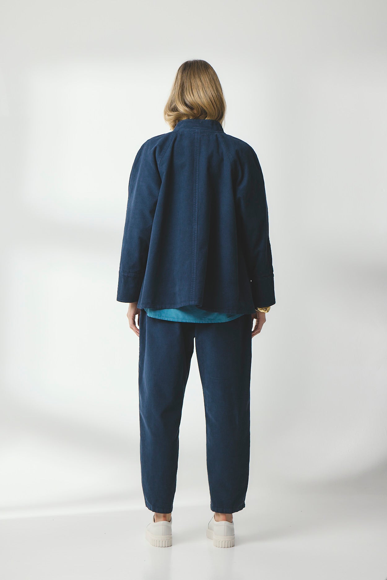 Valia Vegan Hobart pants in fine corduroy in mousse navy blue.