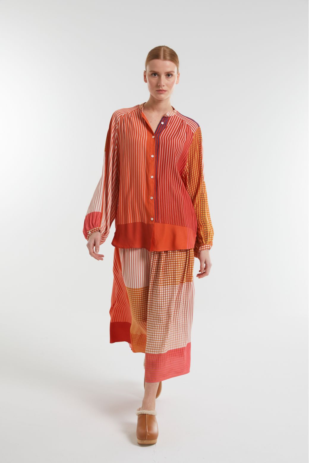 Ma Poesie Lola Vibrant shirt in Rose red.