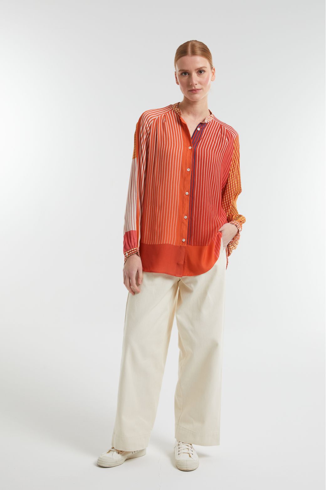 Ma Poesie Lola Vibrant shirt in Rose red.