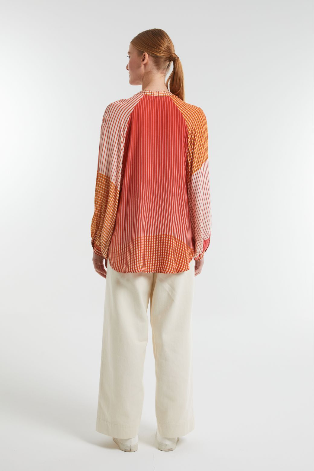 Ma Poesie Lola Vibrant shirt in Rose red.