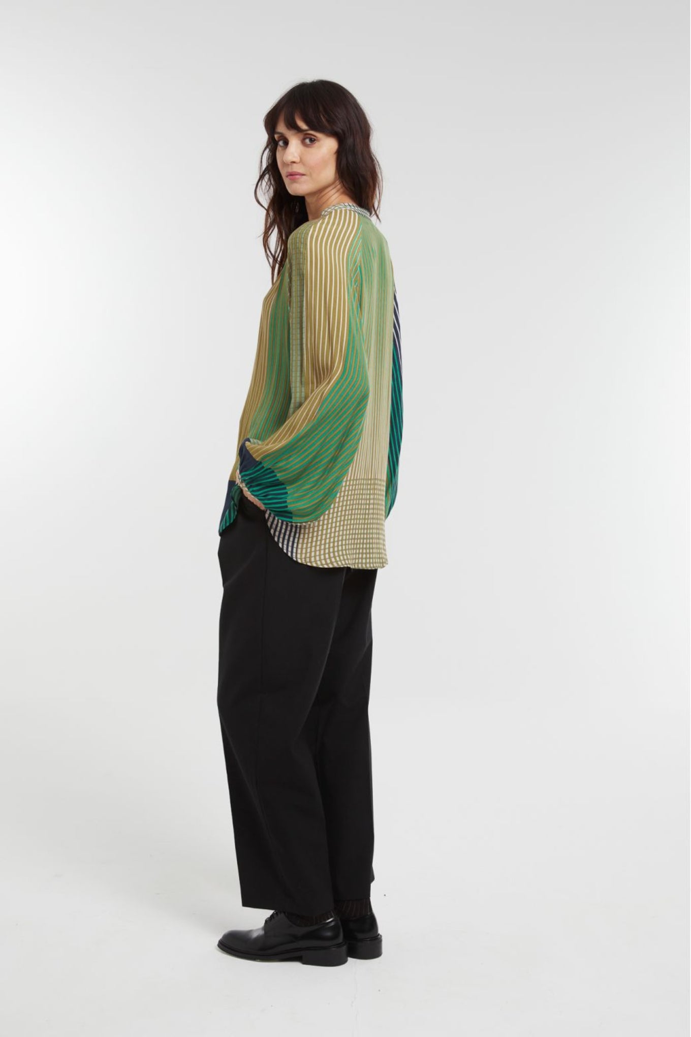 Ma Poesie Romy long sleeved viscose shirt in Vibrant print in green.