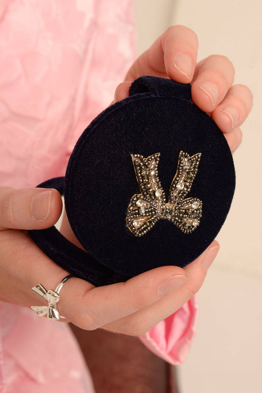 My Doris : Silver bow compact mirror