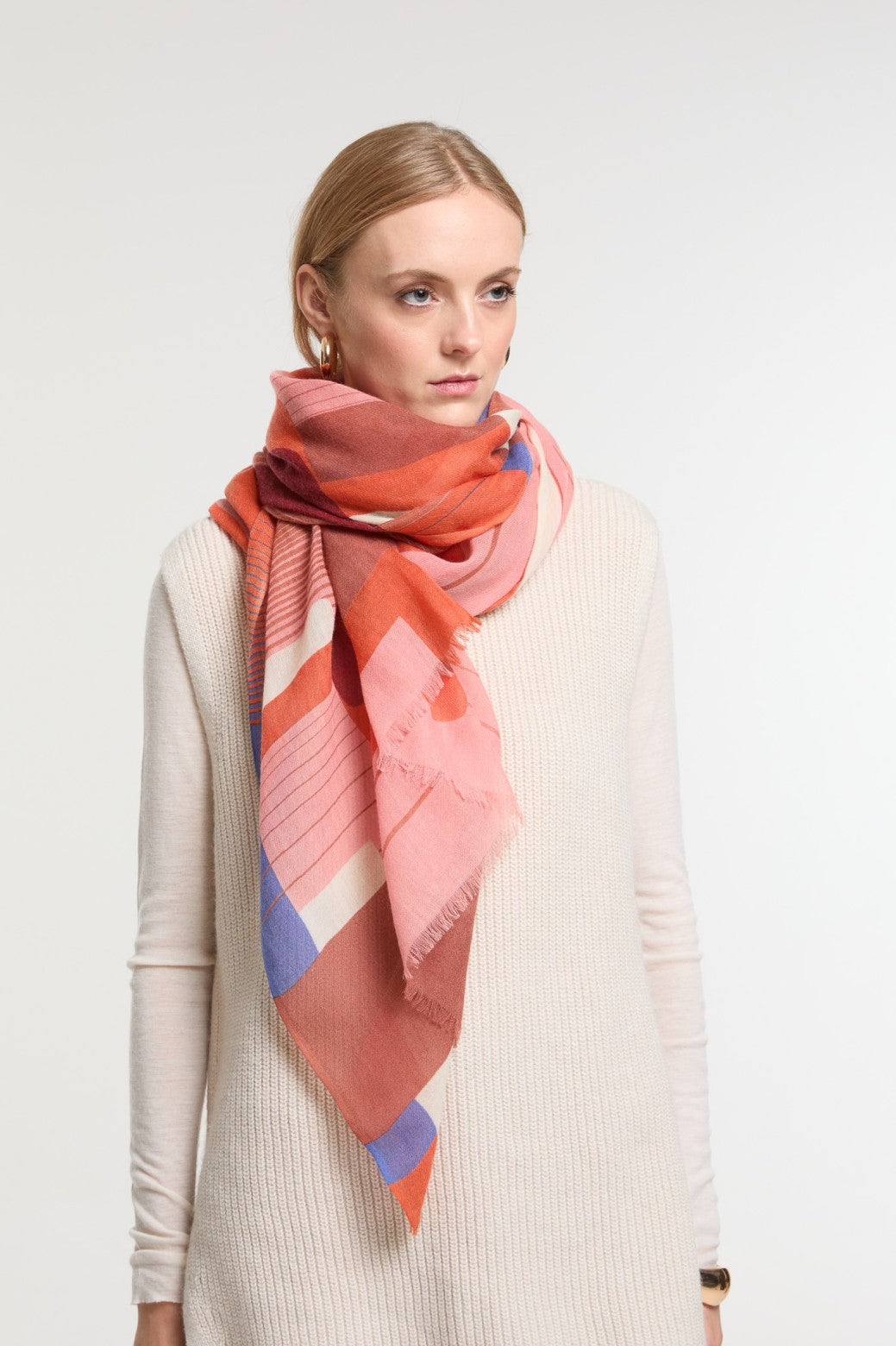 Ma Poesie fine wool Petra scarf in pink.