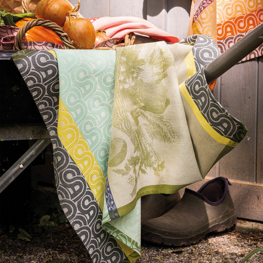 Le Jacquard Francais pure cotton tea towel Potager d'hiver in green.