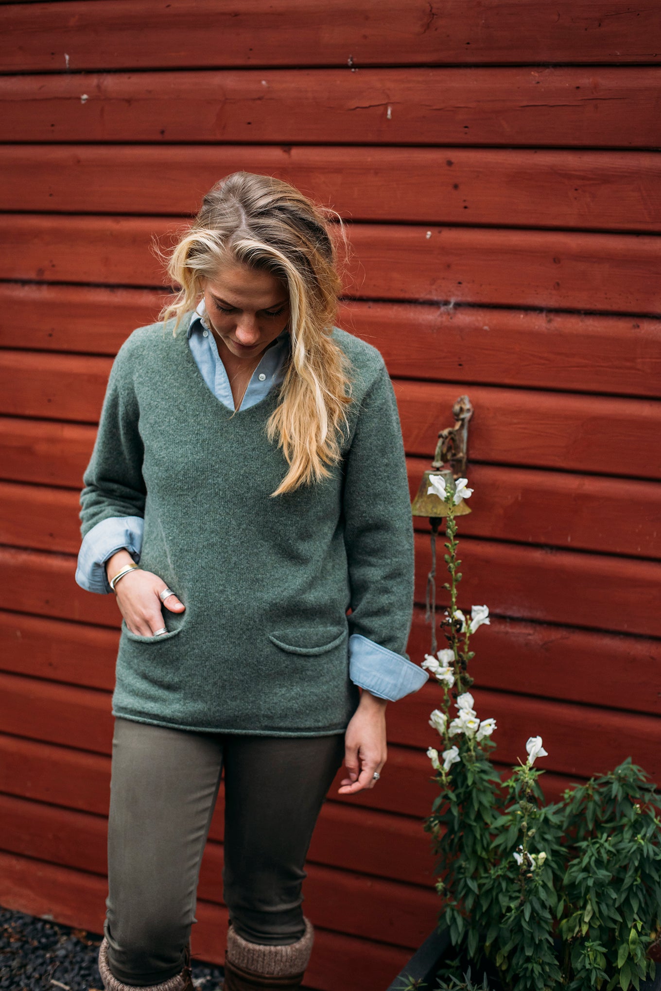 Eribe made in Scotland Corry V-neck sweater with pockets in Landscape green.