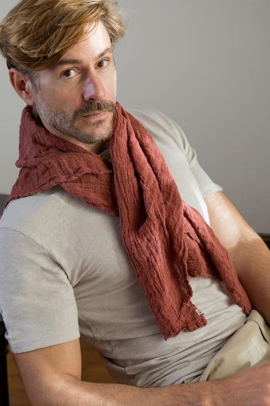 Couleur Chanvre ocre rouge carre square hemp scarf.