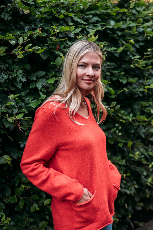 Eribe made in Scotland V-neck Corry pocket sweater in inferno.