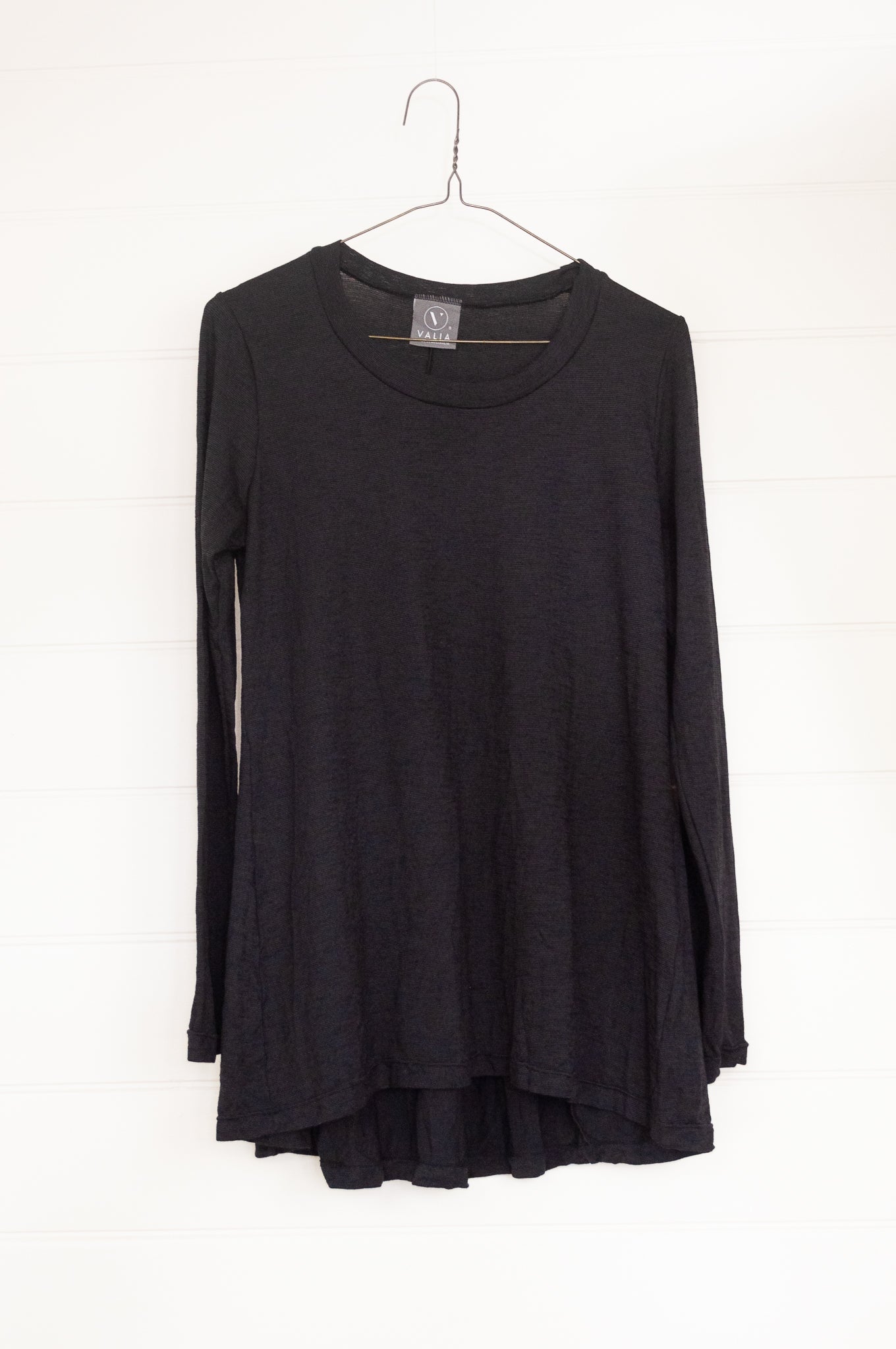 Valia merino bell pullover long sleeved tunic in black.