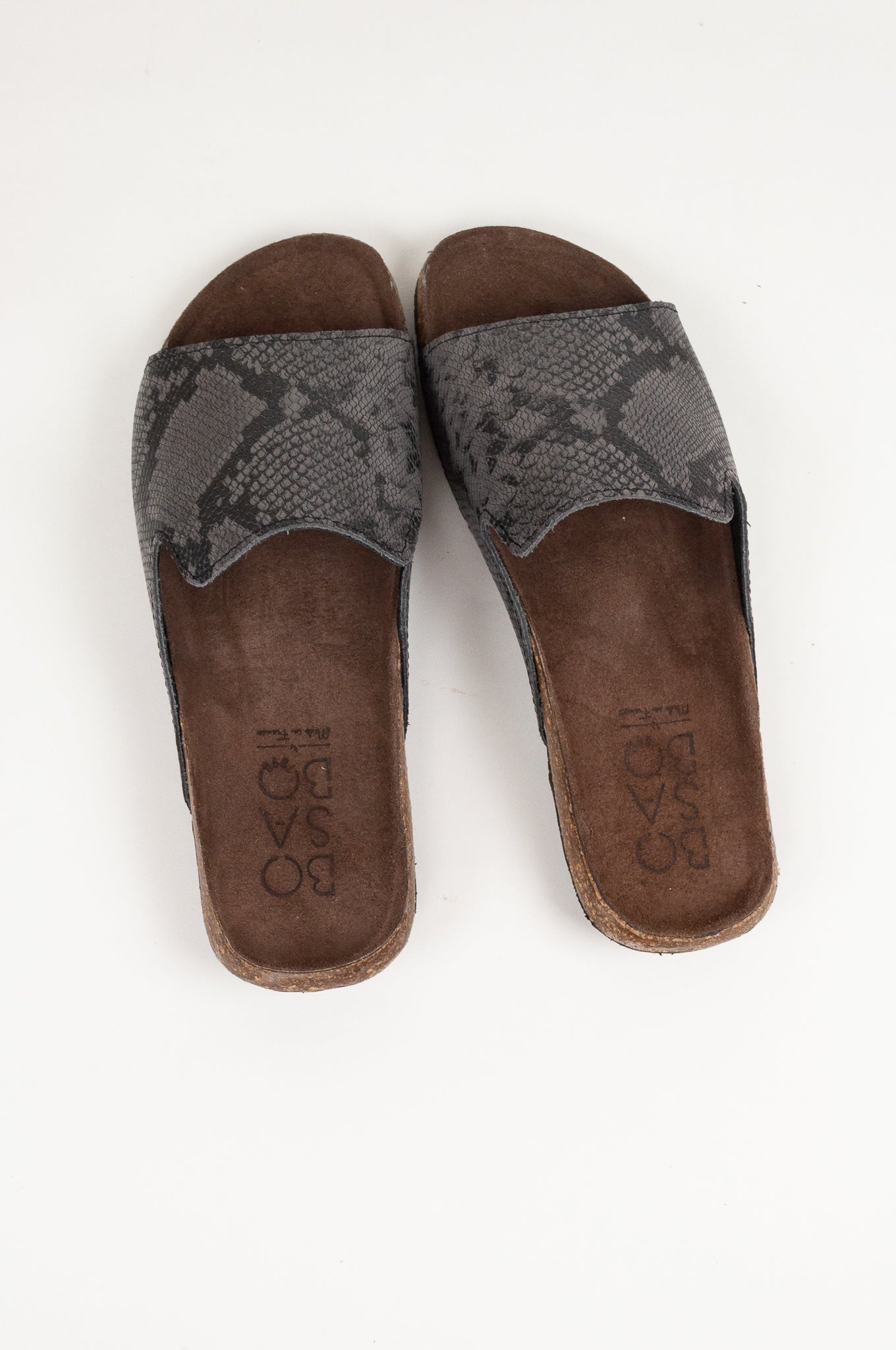 Bosabo handmade in France cork soled mule sandal with snakeskin Python leather upper in grey anthracite.