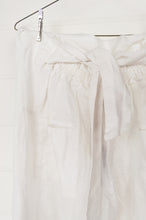 Load image into Gallery viewer, Frockk Ruby linen pants - white