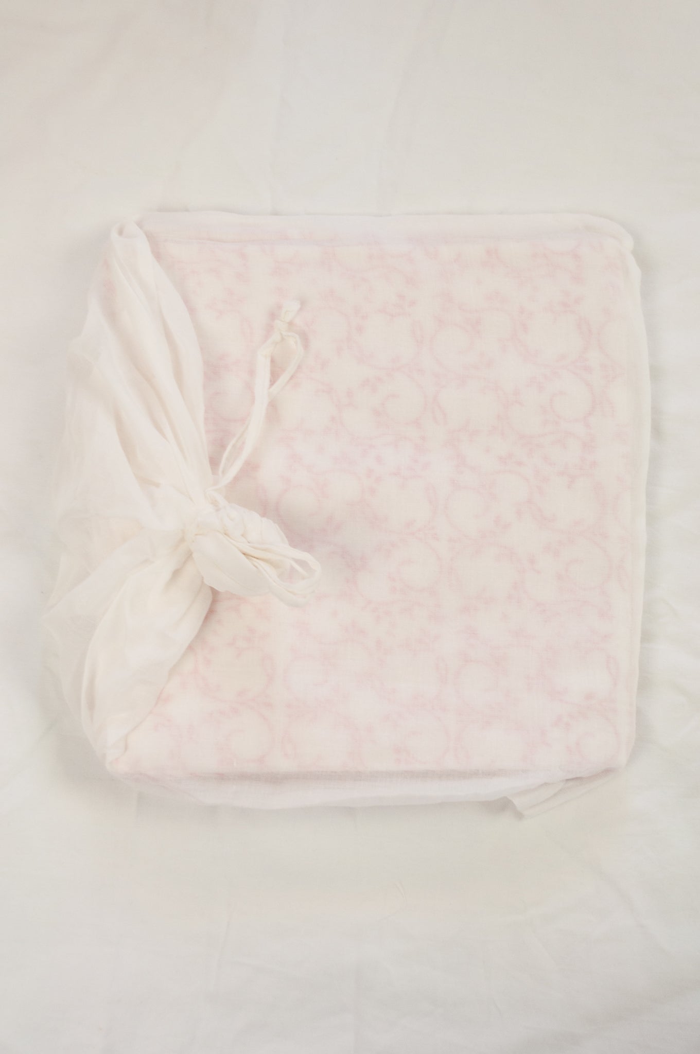 Baby Dohar - Rose vine (bassinet size)