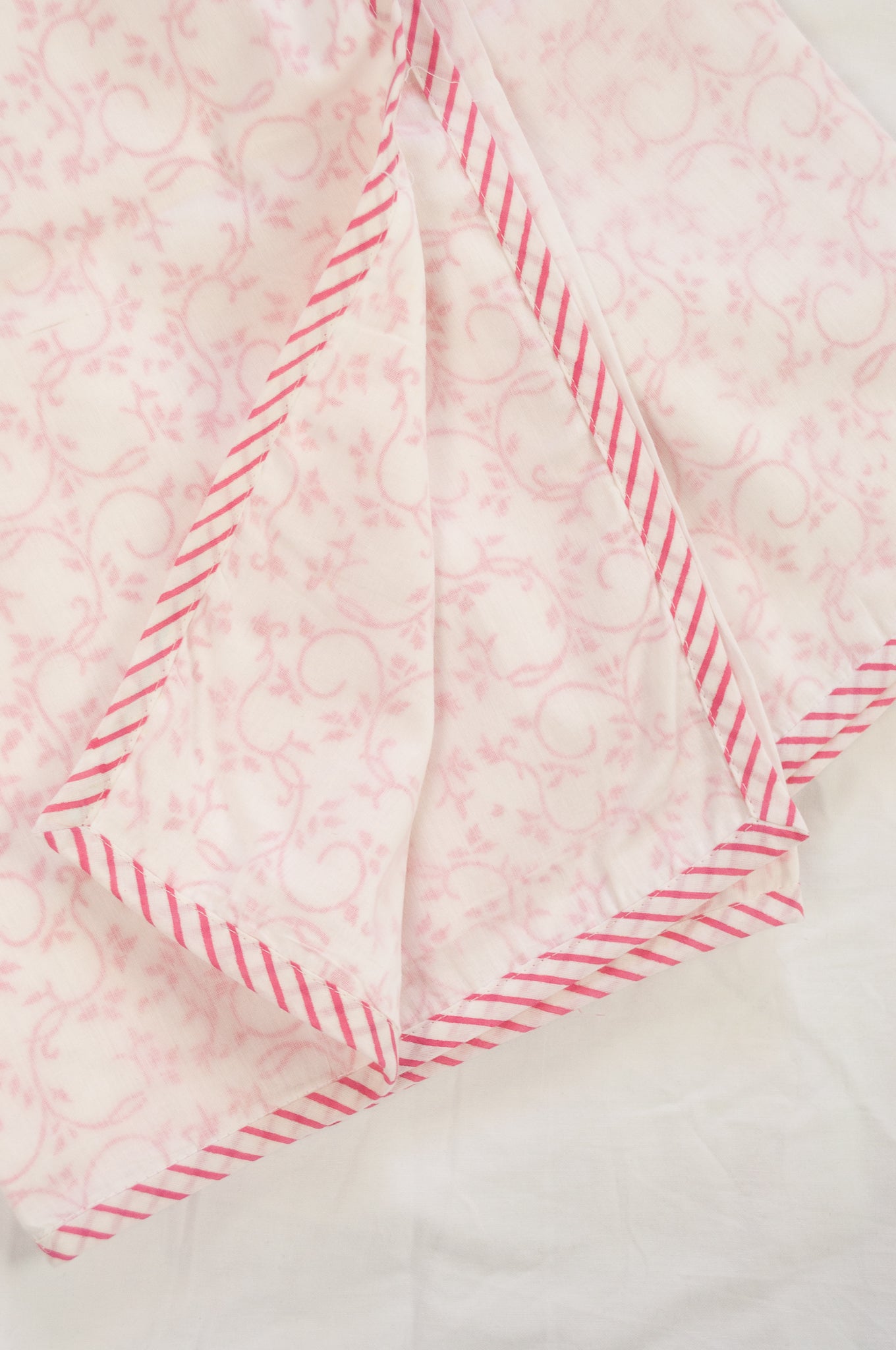 Baby Dohar - Rose vine (bassinet size)