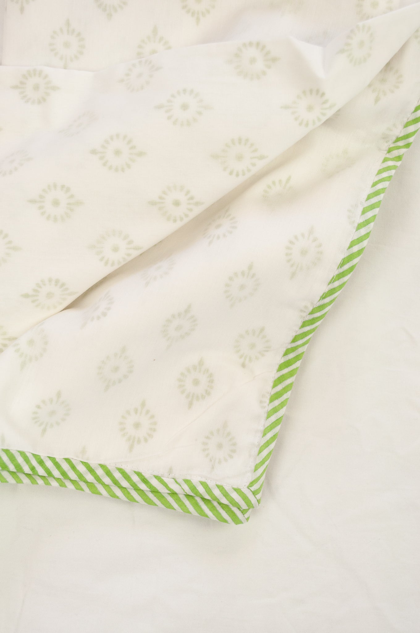 Baby Dohar - Lime starburst (bassinet size)