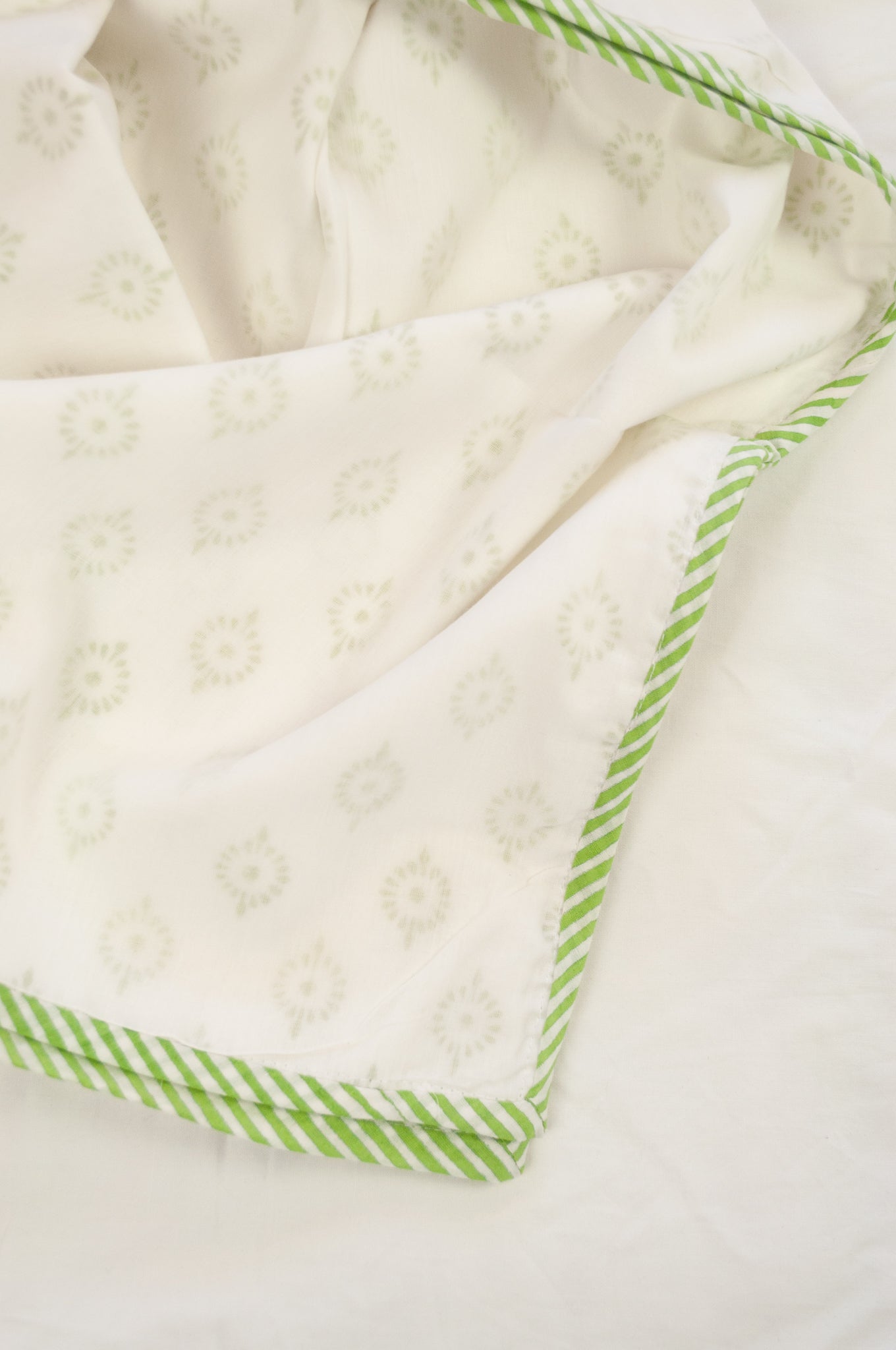 Baby Dohar - Lime starburst (bassinet size)