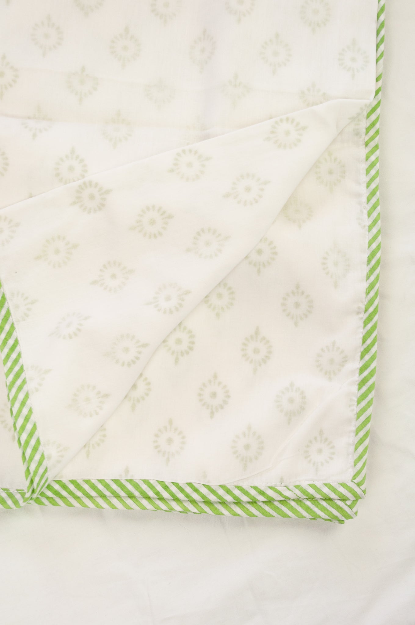 Baby Dohar - Lime starburst (bassinet size)
