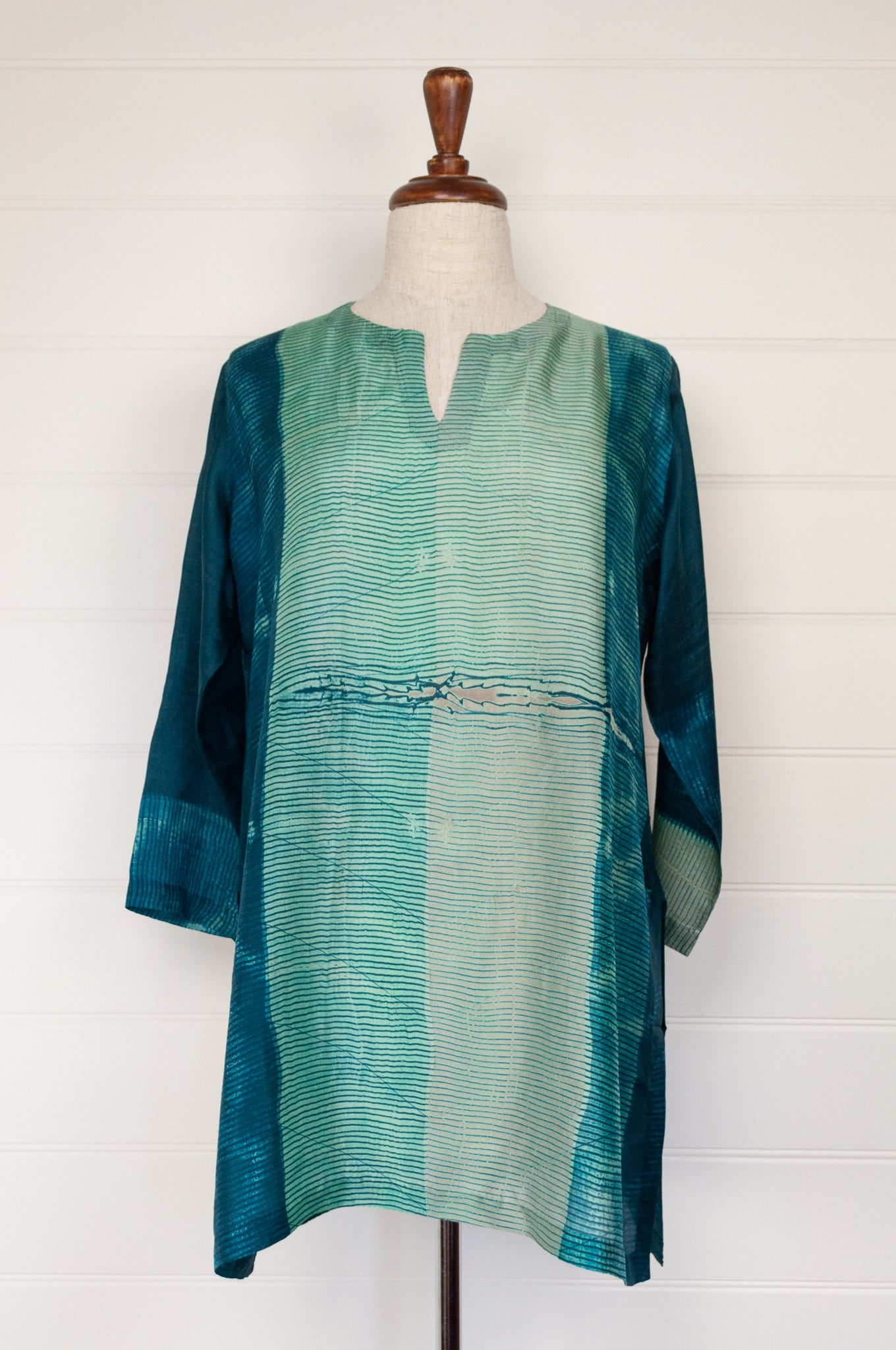 Juniper Hearth silk shibori kurta in emerald green and turquoise.