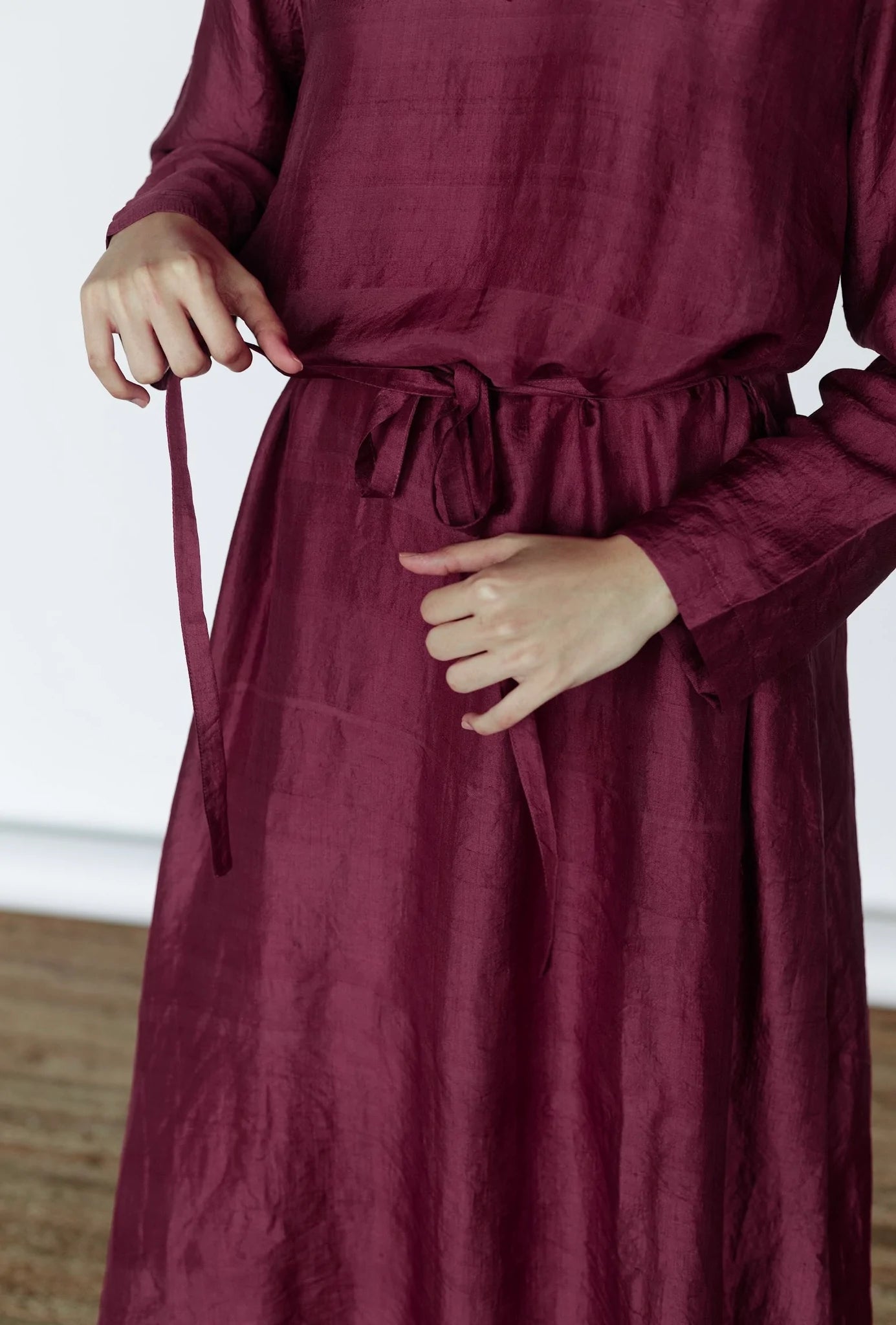 Mason and Mill mulberry silk Ruby dress, loose fitting a-line long sleeves with belt.