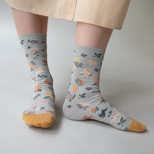 Load image into Gallery viewer, Bonne Maison celadon cherub cotton socks.