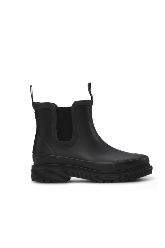 Ilse Jacobsen RUB3 rubber Chelseas rain boots in black.