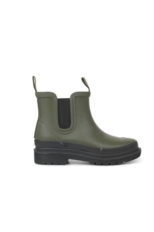 Ilse Jacobsen RUB3 rubber Chelseas rain boots in black.